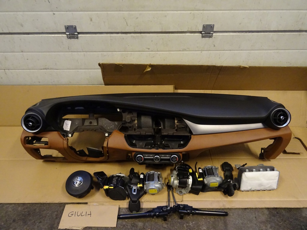 фото №1, Alfa romeo giulia панель приладів консоль подушка безпеки оригінал