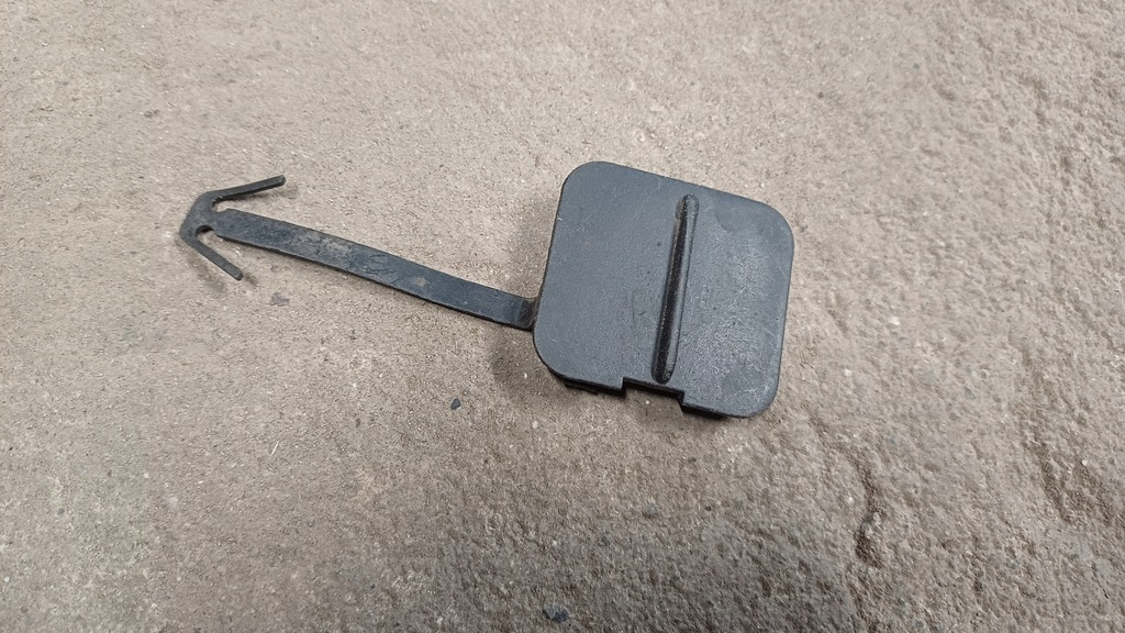 фото №1, Peugeot 407 заглушка бампера фаркоп передняя 9659399077