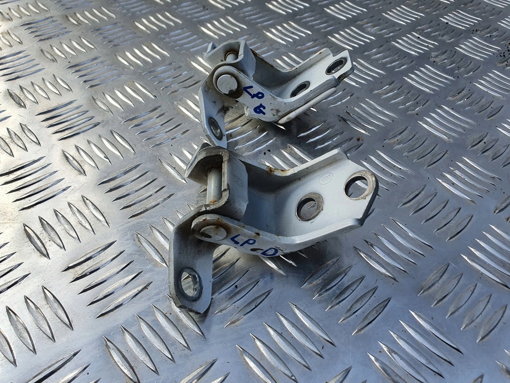 фото №1, Петли дверь левый перед mazda cx-3 dk 15-