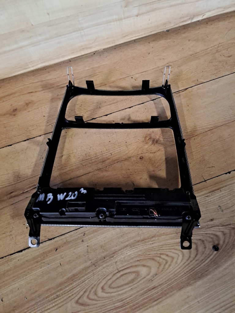 фото №2, Рамка радіо mercedes w203 sport coupe