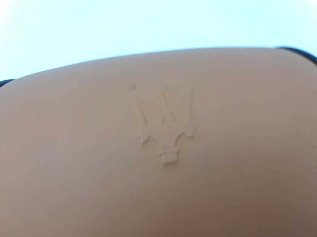 фото №7, Maserati quattroporte 2008 середина подголовник сиденье заднего