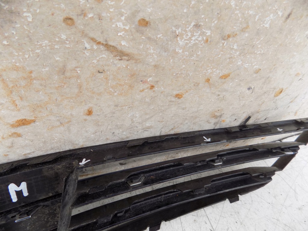 фото №6, Решётка бампера правая audi a8 4h0807680m