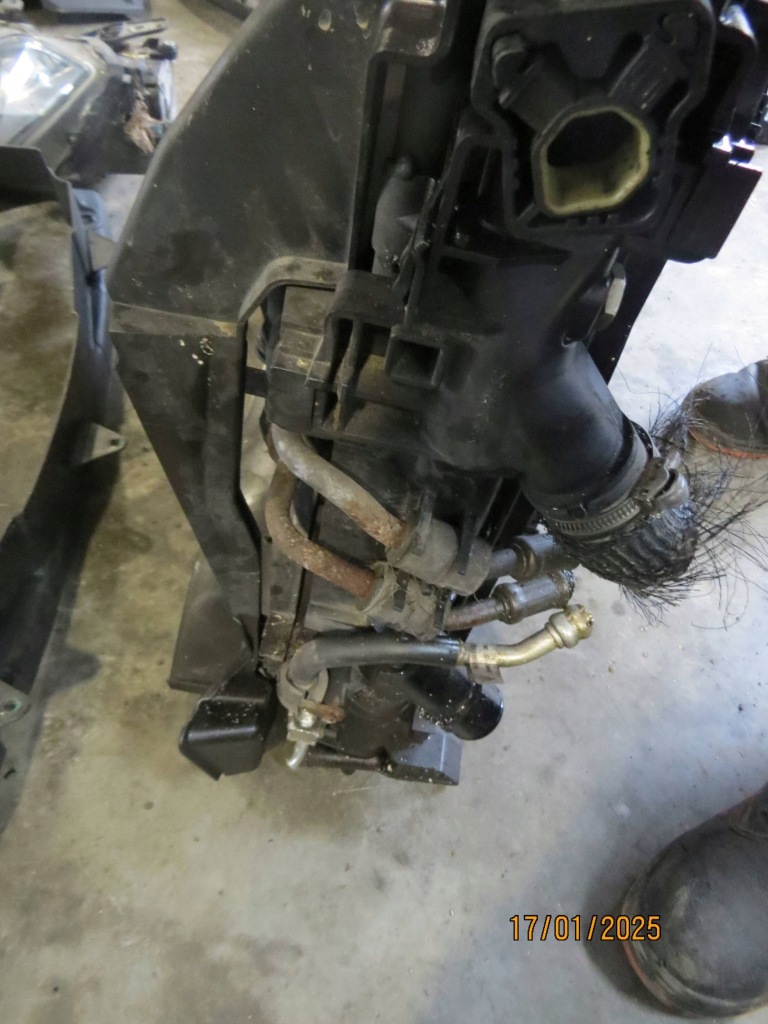 Maserati ghibli 2015 з передній радіатор води Зі Шроту