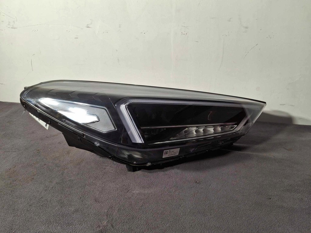 фото №1, Hyundai tucson iii лампа правая 92102d7700