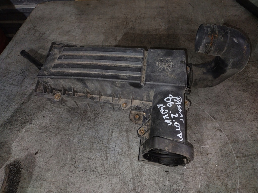фото №1, Корпус фильтра воздуха 3c0129607af vw passat b6