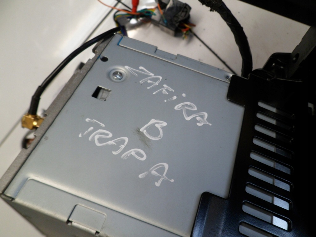 фото №6, Opel zafira b панель средний радио навигация