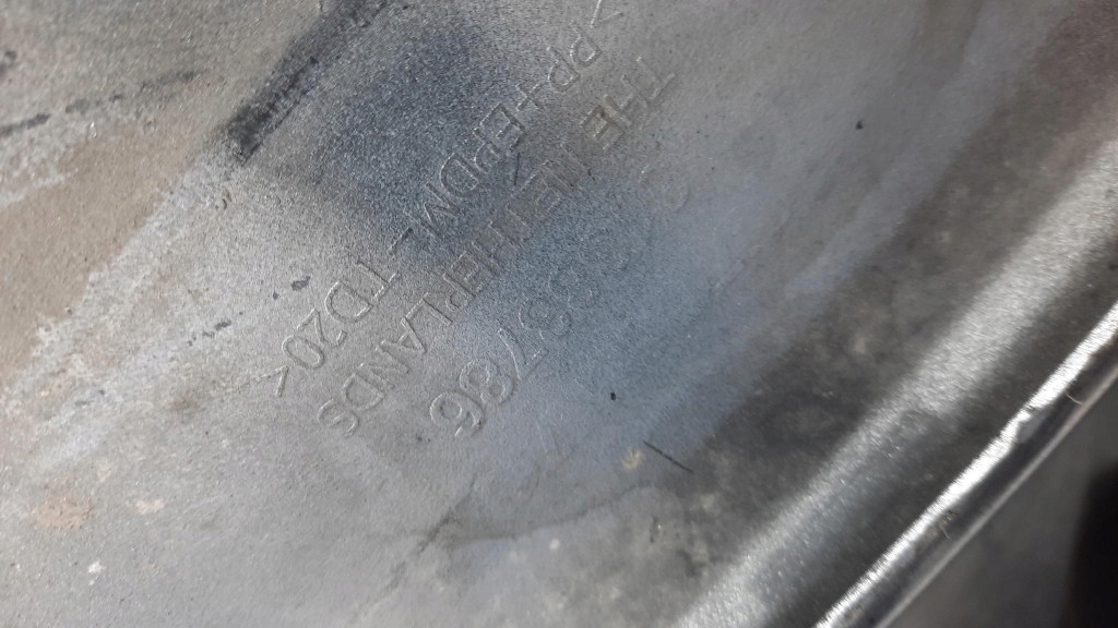 Накладка спойлер бампера передний 31388786 volvo v40 ii 12-17r Недорого