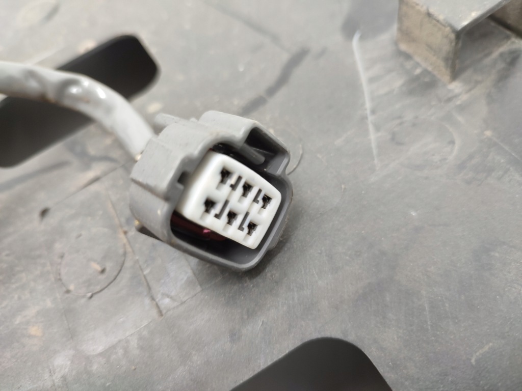 фото №9, Накладка номерного знака крышки задняя toyota land cruiser j 150 76811-60250