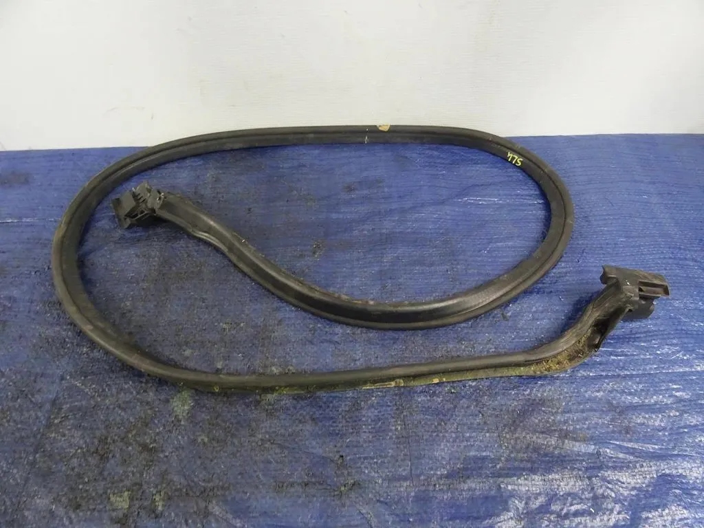 фото №1, Прокладка крышки багажника mercedes slk r171