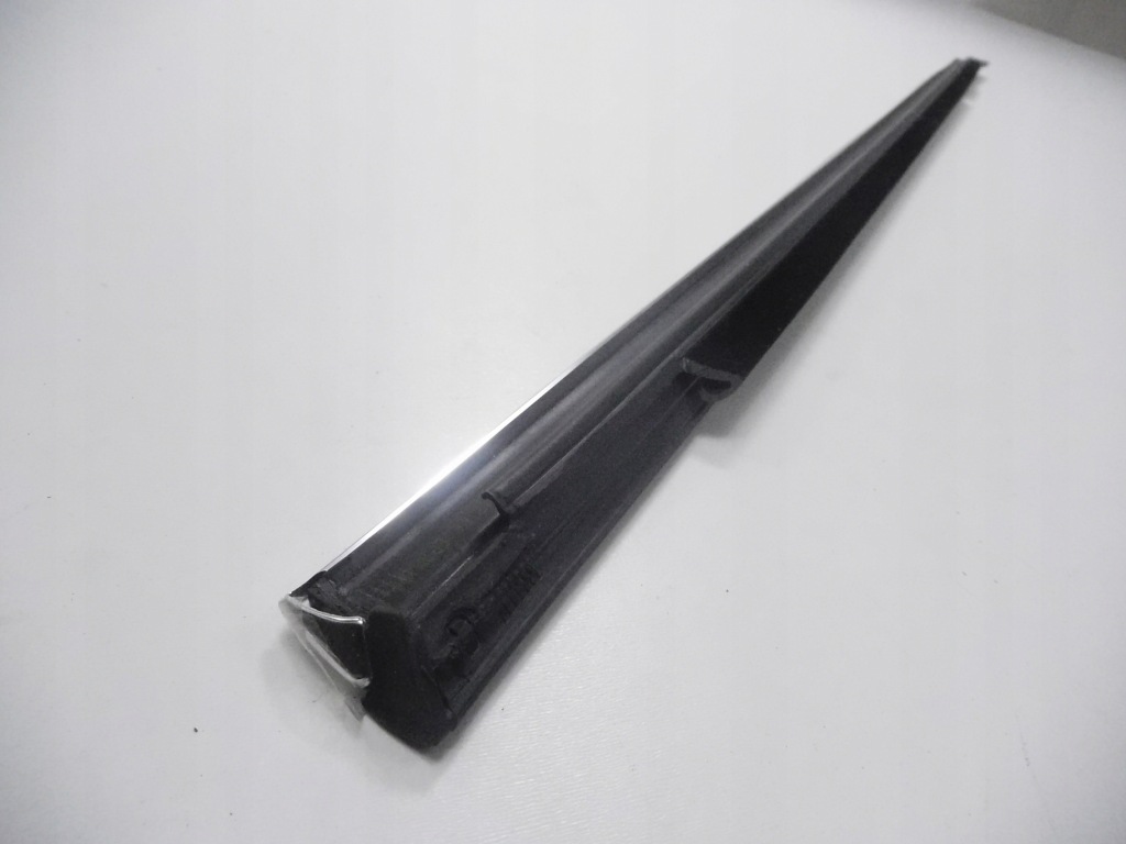 фото №9, Молдинг хром уплотнитель левый перед peugeot 5008 i 9310 n7