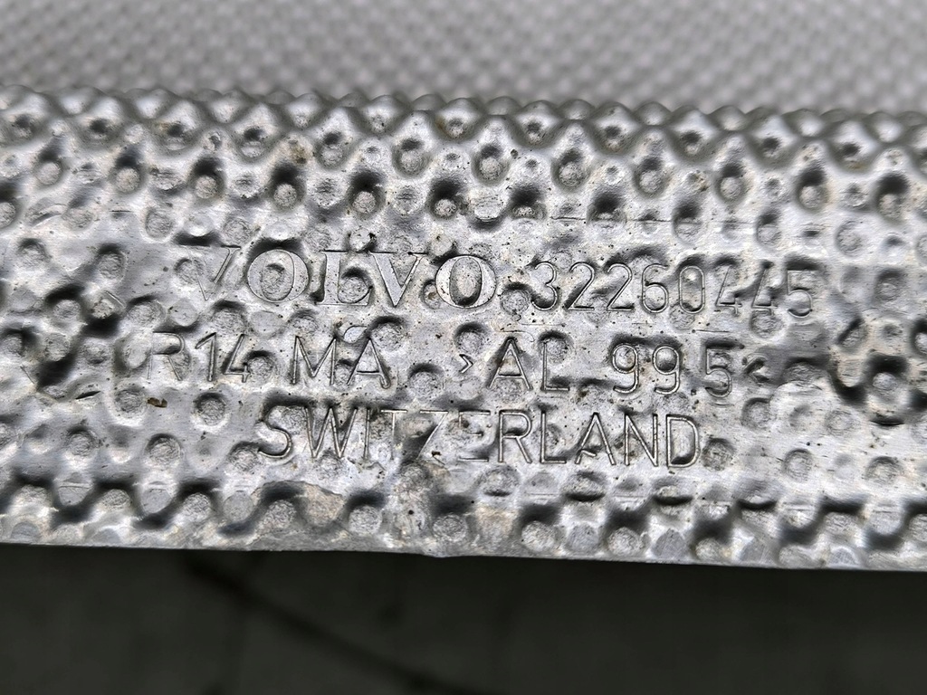 фото №7, Volvo xc60 2019 защита тепловая трубы выпускной