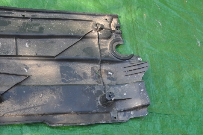 Защита подвеска vw passat b8 3q0825202 3q0825201 Оригинал