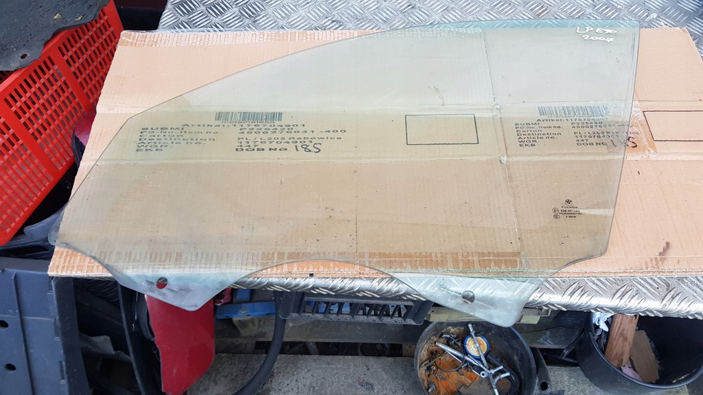 фото №2, Bmw e90 скло лівий перед двері 2007