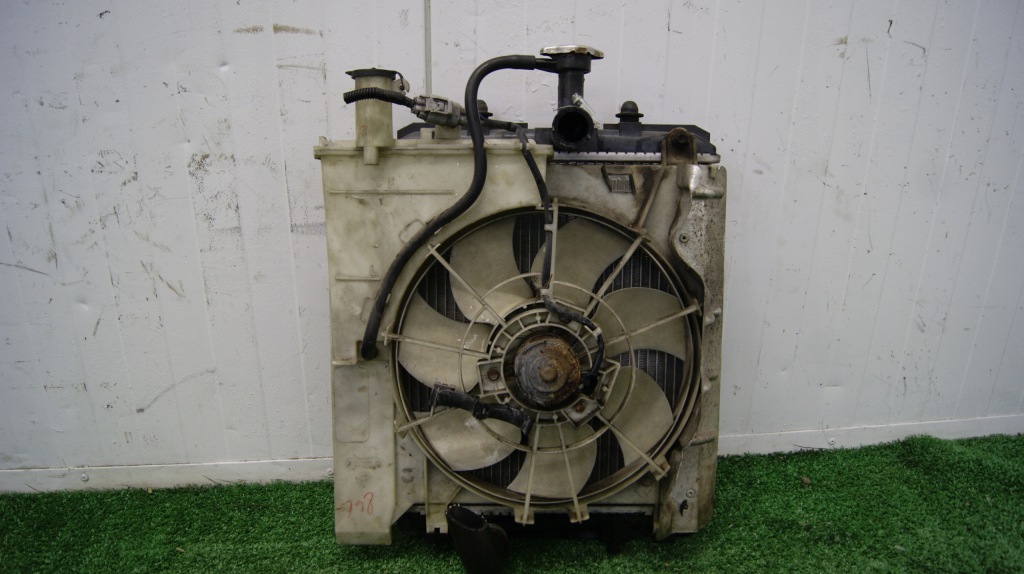 Купити Радіатор води з вентилятор citroen c1 16360-0q010-00