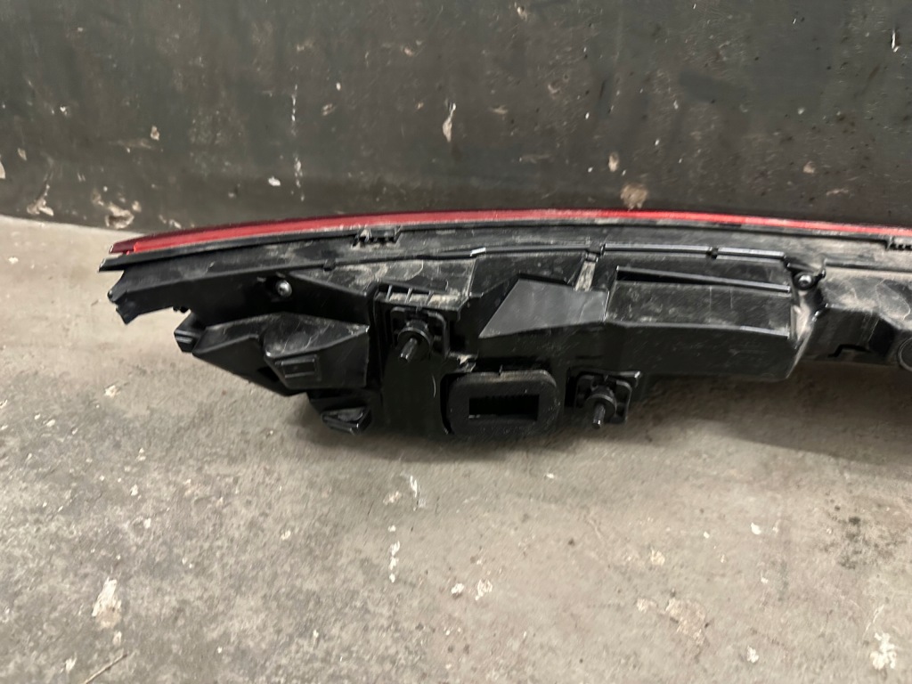 фото №14, Лампа кришки накладка audi q4 e-tron 89a945095b