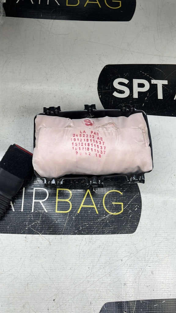 фото №8, Challenger scatpack приборная панель консоль подушки безопасности ремни подушка безопасности