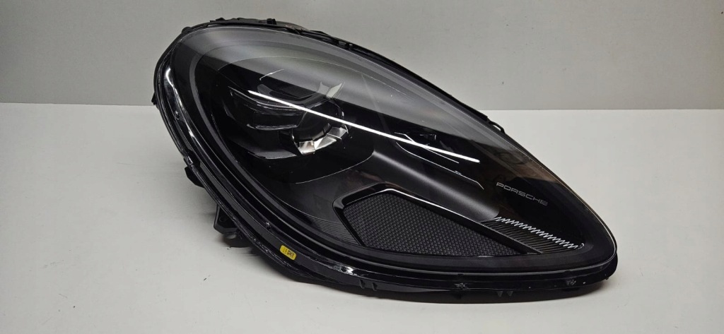 Купить Porsche macan 95b рестайлинг  фара full led правый фара тонированная 95b941010h