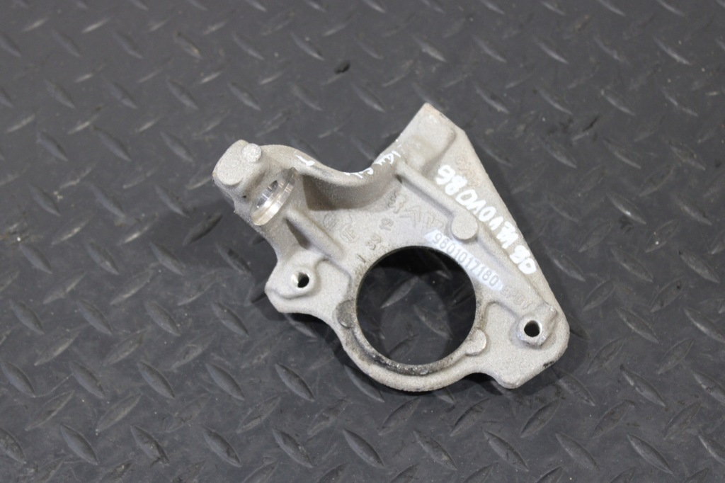 Купити Кронштейн підпора піввісь 9801017180 citroen c5 aircross