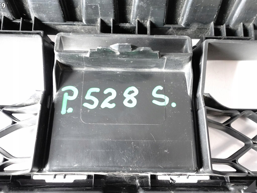 фото №10, Audi q2 s-line / sq2 81a lift 20-23 бампер решітка середня перед pdc/radar