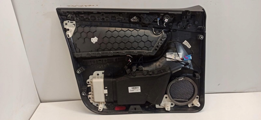 фото №10, Vw tiguan allspace обшивка дверь правый перед