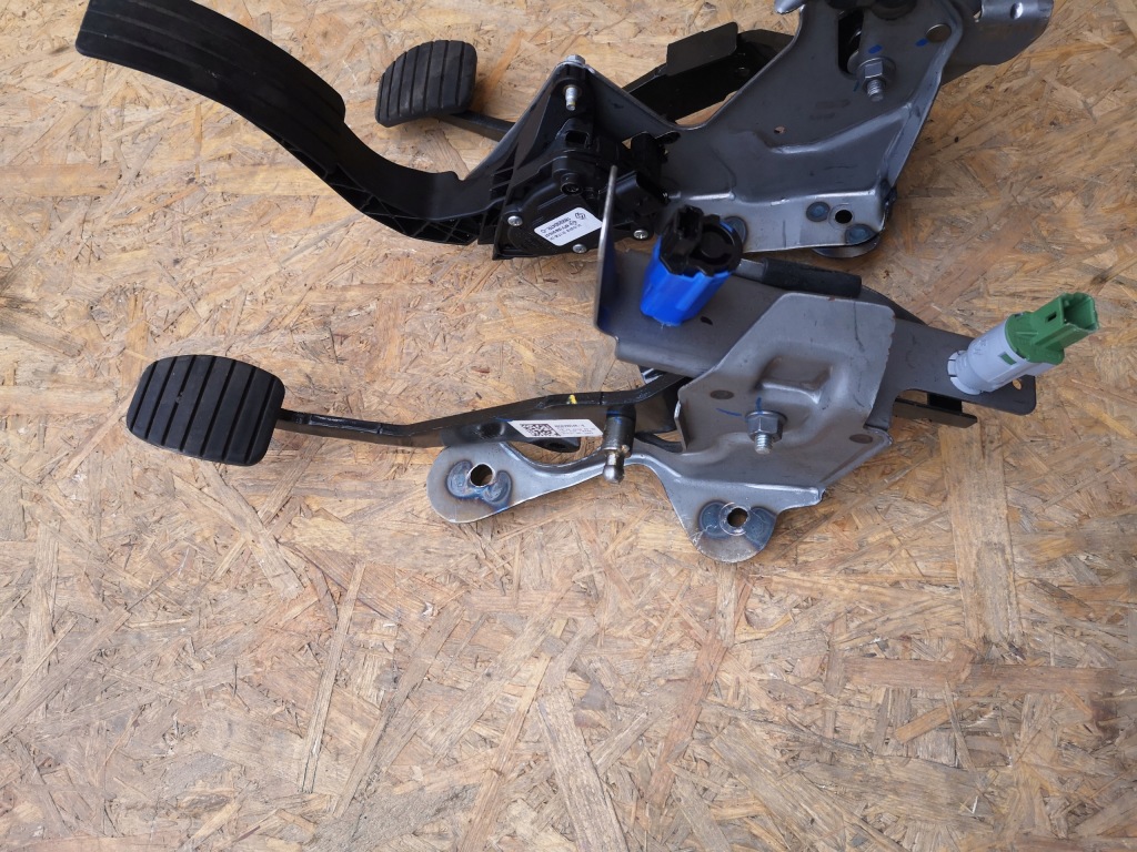 фото №2, Renault clio iv педали газа тормоза сцепления kpl