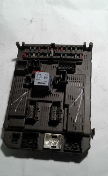 Купити Коробка запобіжників модуль bsi peugeot 807 9649477380