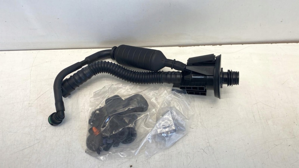 Купити Mercedes sprinter 907 910 патрубок шланг заливна горловина adblue a9104700100