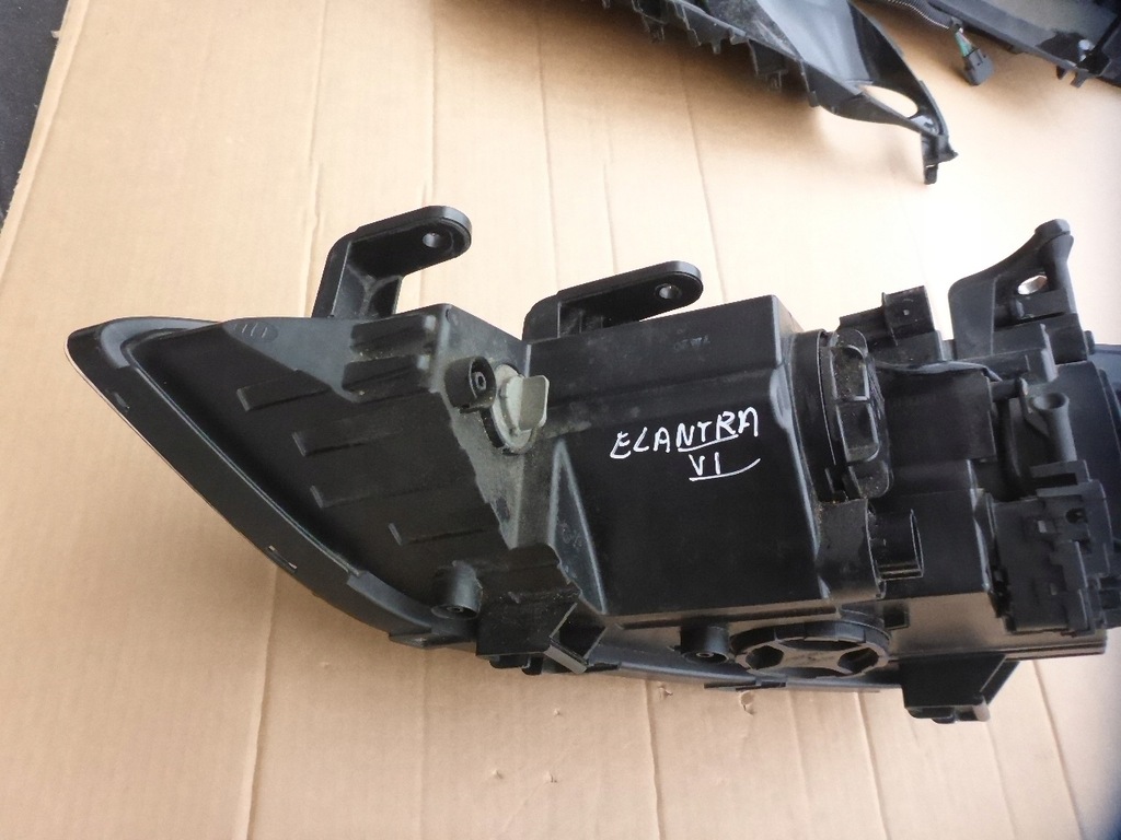 фото №11, Hyundai elantra vi 2015-18 фара правый оригинал europa