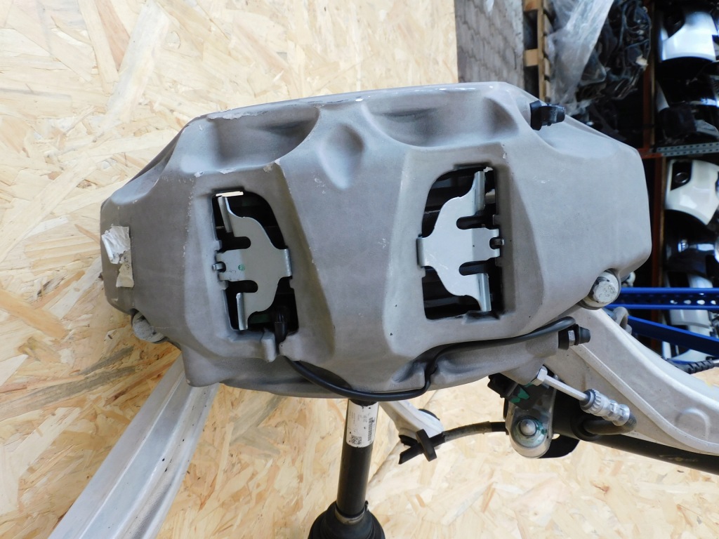 Audi q7 4m поворотний кулак ліва важелі амортизатор ступиця супорт привідний вал 4m0407241j Ціна