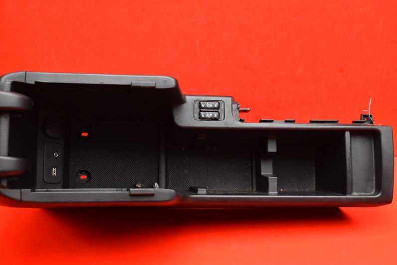 фото №7, Туннель средний подлокотник subaru forester 3 iii 11-13