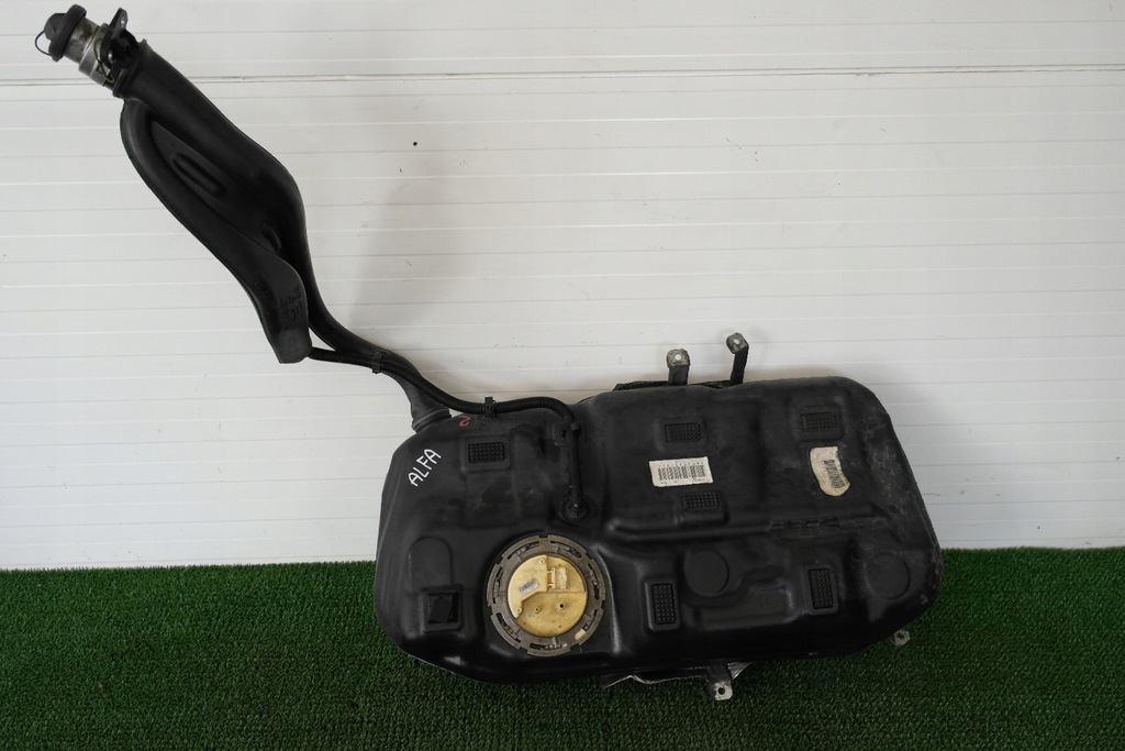 фото №7, Alfa romeo giulietta 10-16 1.6 jtdm бак топлива bak насос комплект оригинальный номер