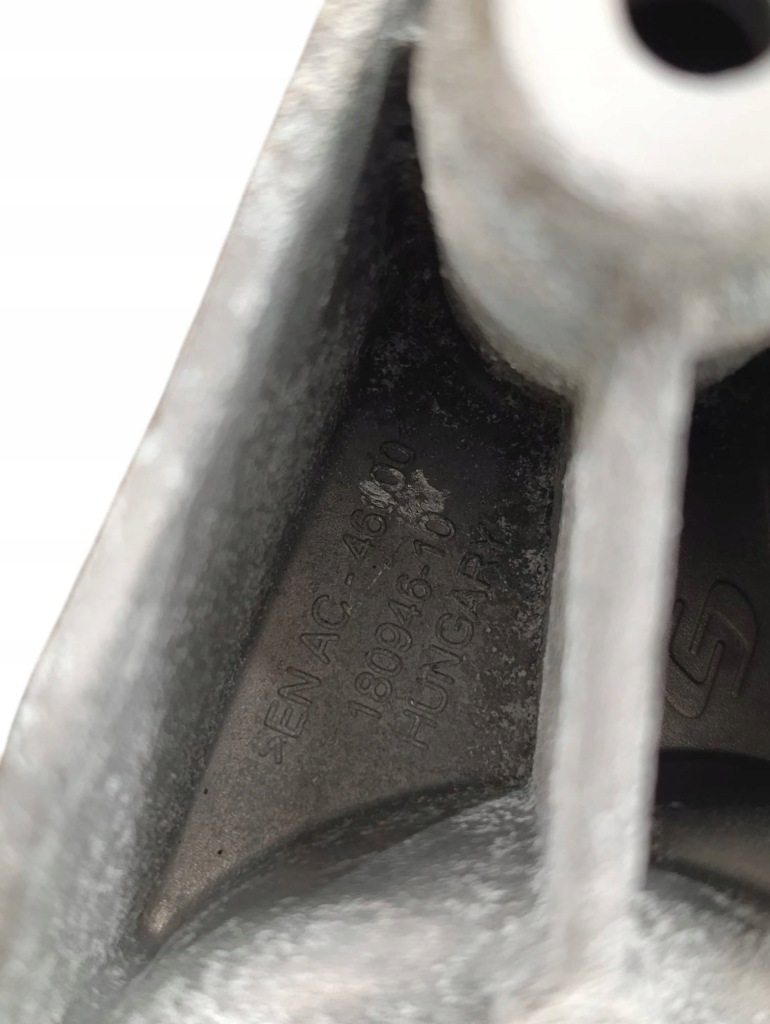 фото №6, Bmw 3 g20 g21 2019 все кронштейн / кронштейн компрессора кондиционера