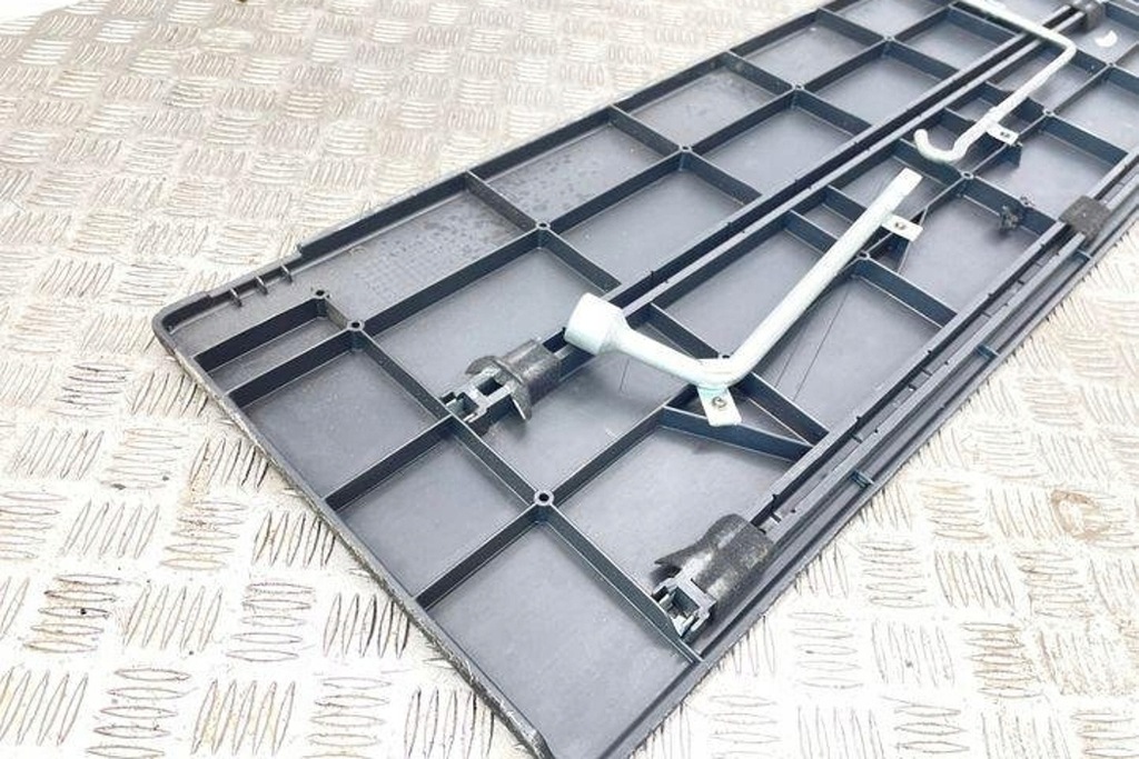 фото №7, Обшивка багажника toyota corolla verso _e12_ 5841102010 2.0l дизель