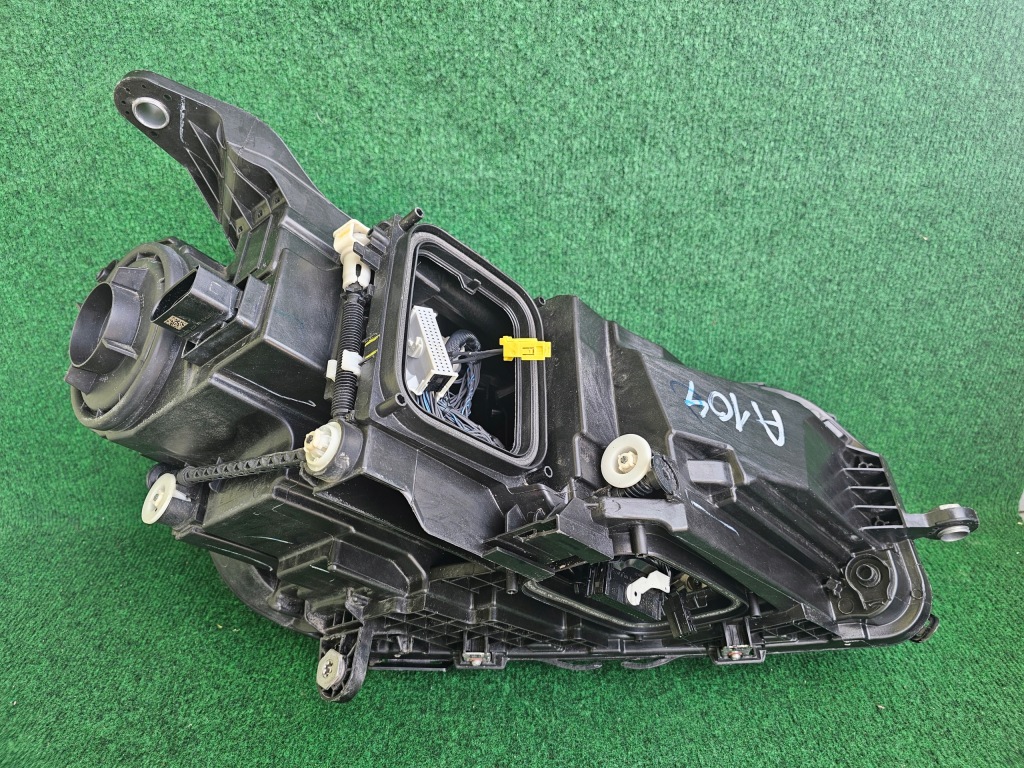 Лампа mercedes gle a1679065308 перед multi beam ліва ładna європа Оригінал