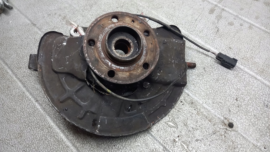 фото №1, Поворотний кулак права перед volvo s60 9461844