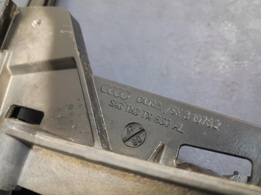 фото №7, Audi a8 d3 рамка напрямна скло перед лівий