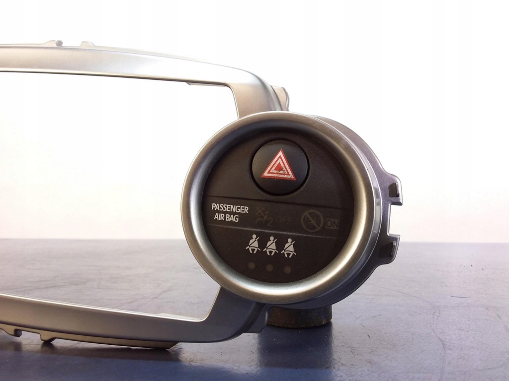 фото №2, Toyota yaris iii молдинг рамка радіо