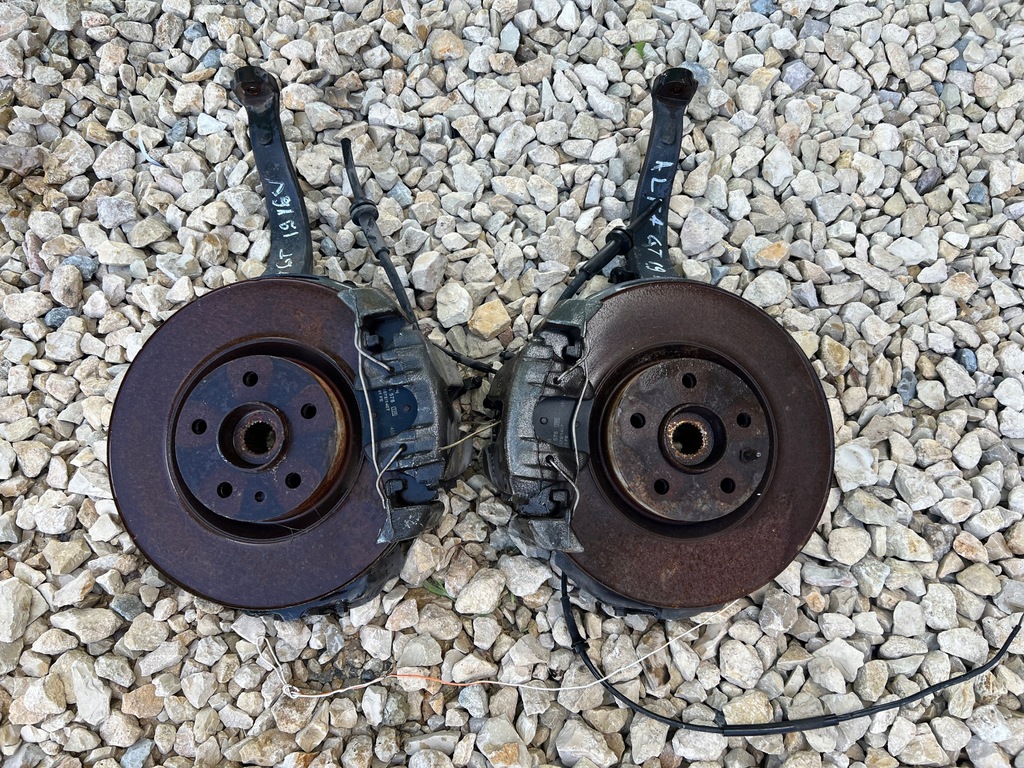 фото №1, Alfa romeo 156 147 поворотний кулак права перед 1.9 jtd