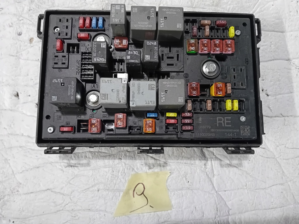фото №1, Opel astra j коробка запобіжників модуль 13318779
