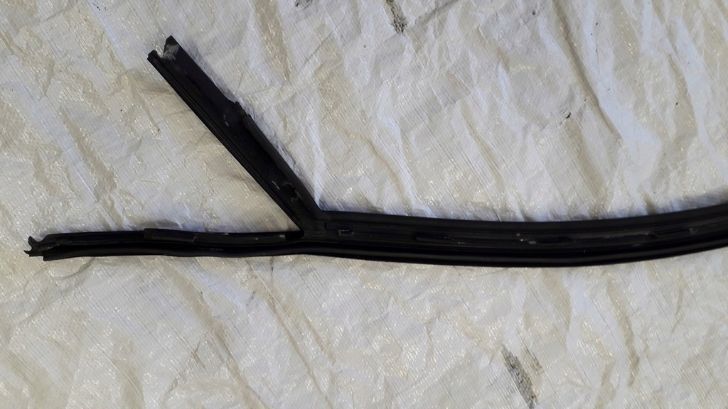 фото №10, Напрямна скло 6l3837432k seat ibiza iii 3