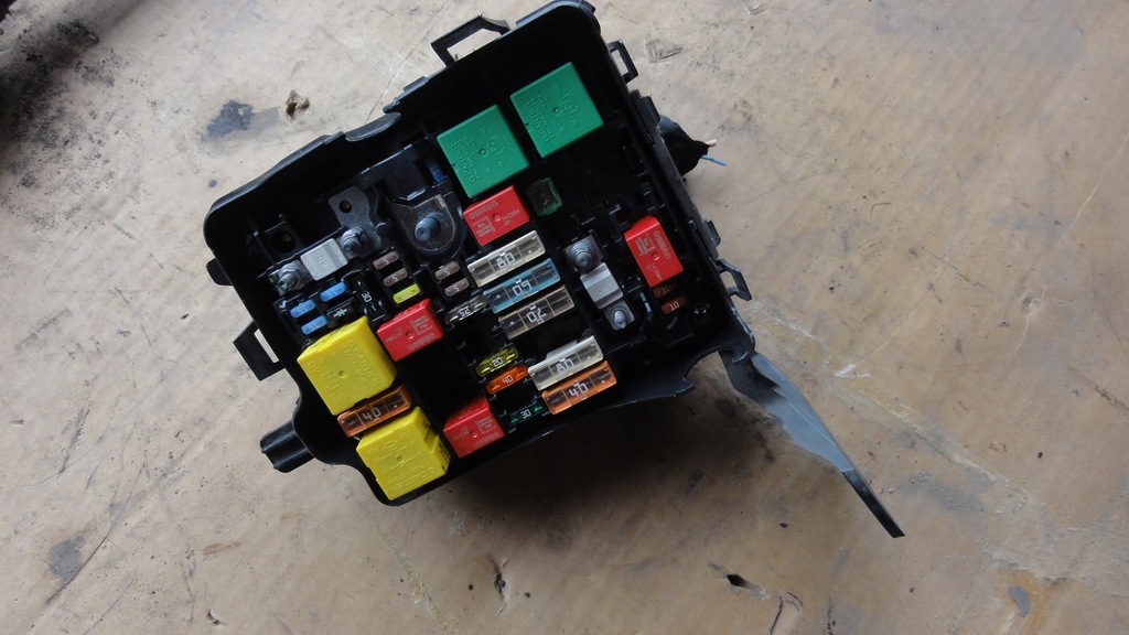 фото №6, Peugeot 2008 корпус коробка предохранителей 14r