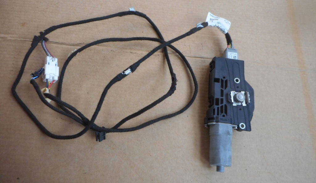 фото №1, Renault megane iv 17r моторчик люк