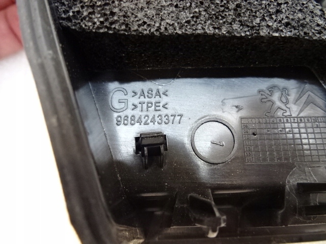 фото №9, Peugeot 3008 лівий трикутник декоративний крила передній перед 9684243377