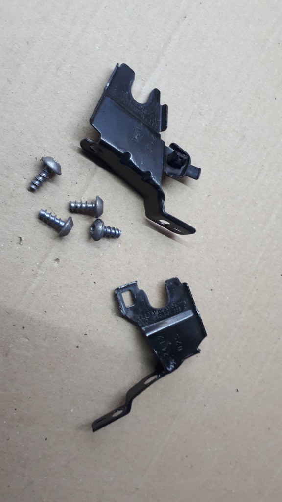 Купити A4 b8 рестайлінг  a5 кронштейн лампа поперечина перед комплект