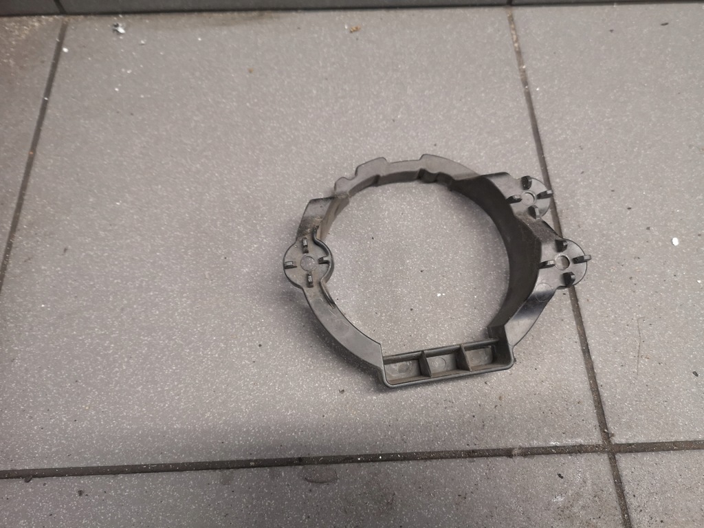 фото №1, Рамка кронштейн противотуманной фары toyota avensis t27 52127-05070