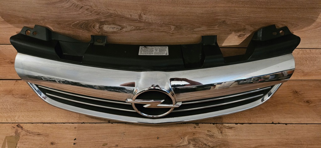 Решётка радиатора решётка радиатора opel zafira b lift 13247331 Цена