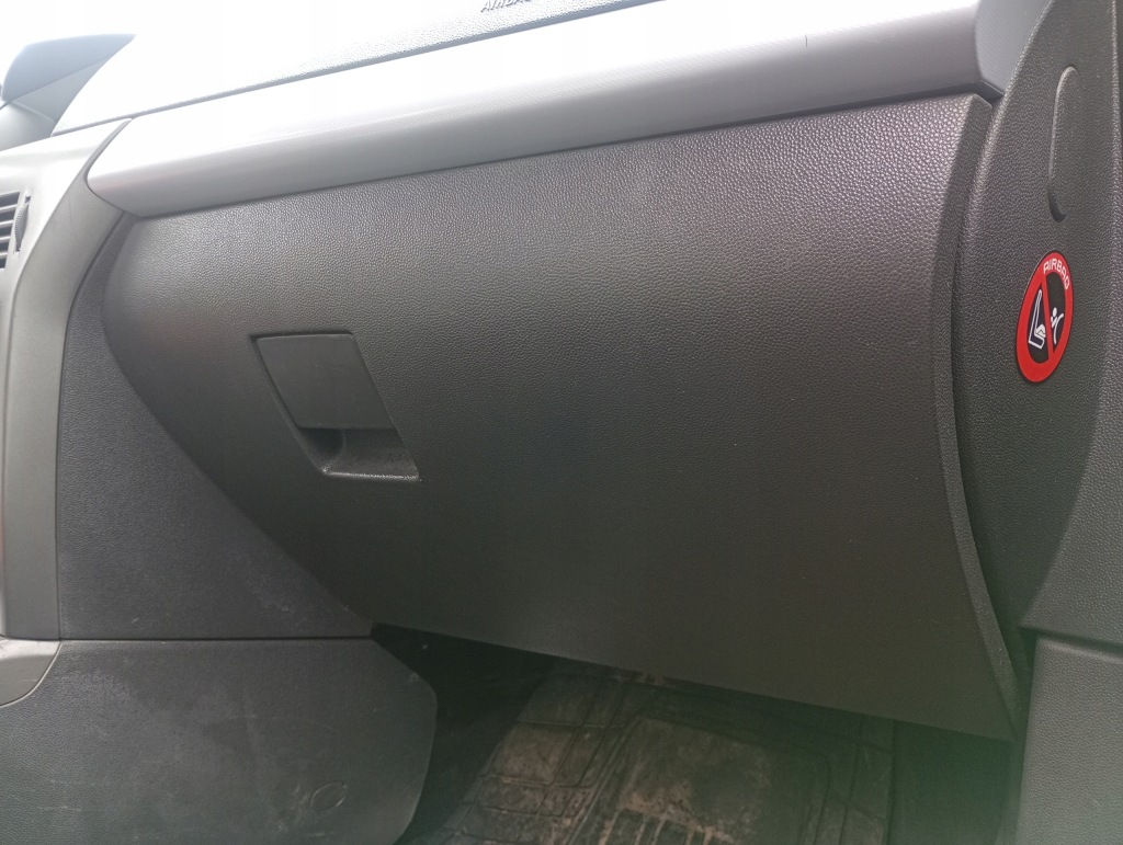 Купить Opel astra h 04-10 бардачок пассажира