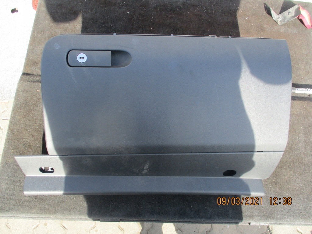 фото №1, Бардачок панелі vw touareg 7p1857097p