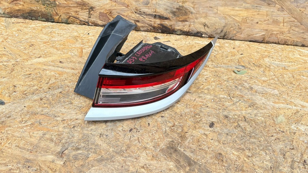 фото №1, Citroen ds3 crossback лампа права задня 9833591480