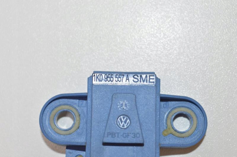 фото №5, Vw jetta 1k 2.0 tdi 2006 rhd передній правий датчик ударний